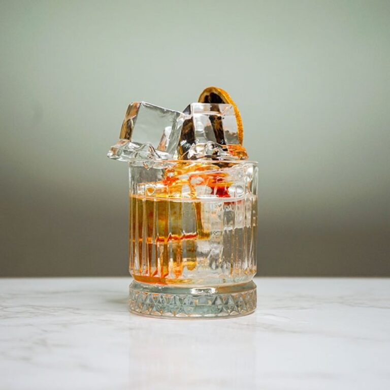 Buz Makinesi Nedir, Nasıl Çalışır? | Mutfak10 Rehberi